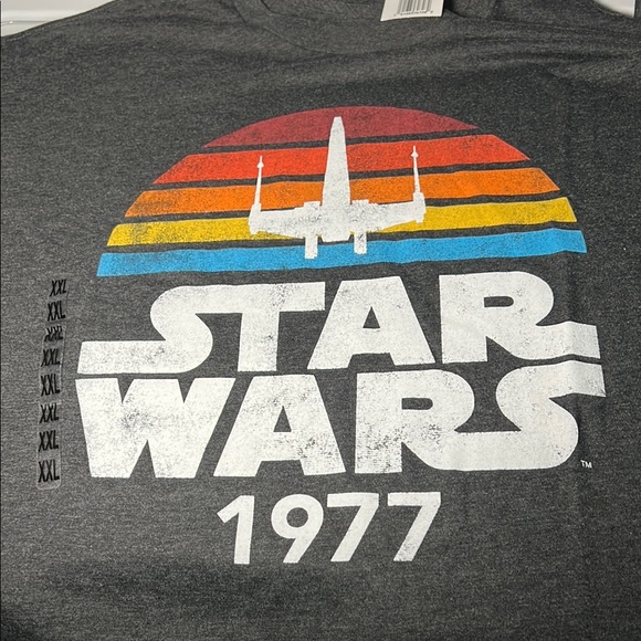 🌠Star Wars 1977 Gray Tee with colorful Design - Picture 2 of 7